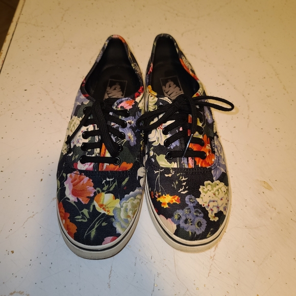 Women's Floral Vans Size 9. Great condition! - Picture 1 of 16